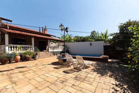 Casa para alugar com 200m², 5 quartos e 5 vagasQuintal 