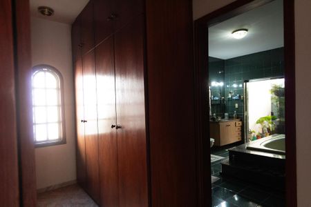Casa para alugar com 200m², 5 quartos e 5 vagasSuíte 2 