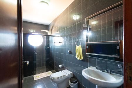 Casa para alugar com 200m², 5 quartos e 5 vagasBanheiro Social 