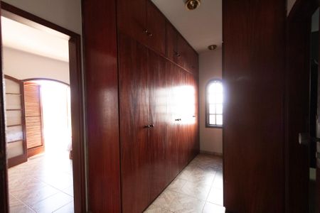 Casa para alugar com 200m², 5 quartos e 5 vagasSuíte 2 