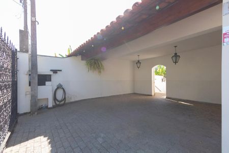 Casa para alugar com 200m², 5 quartos e 5 vagasGaragem / Frente 