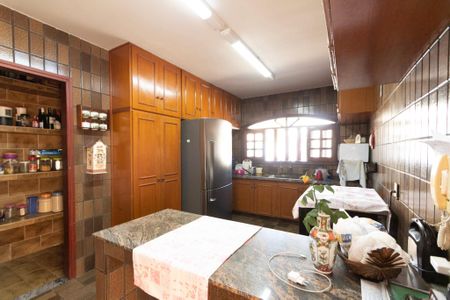 Casa para alugar com 200m², 5 quartos e 5 vagasCozinha 