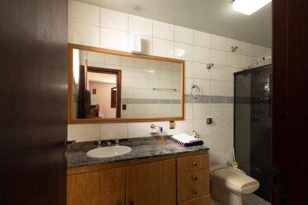 Casa para alugar com 200m², 5 quartos e 5 vagasBanheiro Suíte 1 