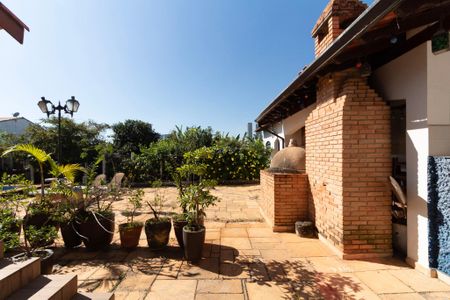 Casa para alugar com 200m², 5 quartos e 5 vagasQuintal 