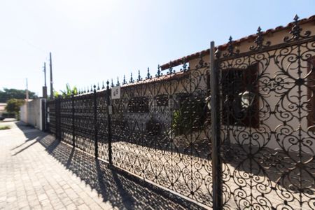 Casa para alugar com 200m², 5 quartos e 5 vagasFachada
