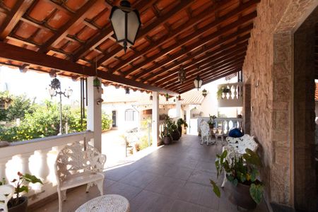 Casa para alugar com 200m², 5 quartos e 5 vagasVaranda 