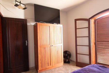 Casa para alugar com 200m², 5 quartos e 5 vagasSuíte 2 