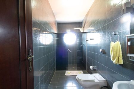 Casa para alugar com 200m², 5 quartos e 5 vagasBanheiro Social 