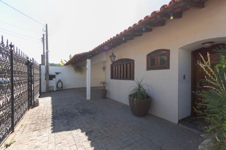 Casa para alugar com 200m², 5 quartos e 5 vagasGaragem / Frente 