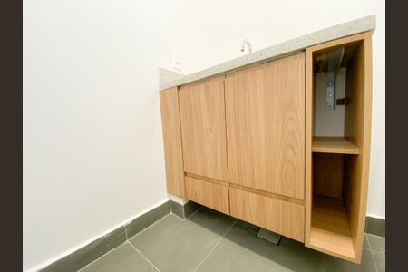 Banheiro Suíte 1 de apartamento à venda com 2 quartos, 59m² em Vila Ipojuca, São Paulo