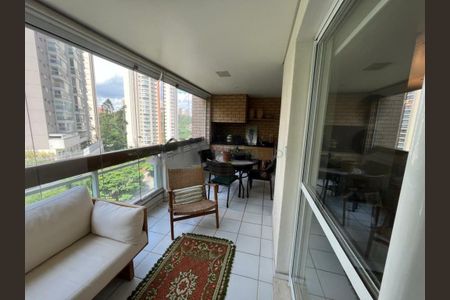 Apartamento para alugar com 168m², 3 quartos e 3 vagas