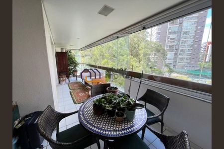 Apartamento para alugar com 168m², 3 quartos e 3 vagas