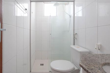 Apartamento para alugar com 70m², 2 quartos e 1 vaga Apartamento para alugar com 70m², 2 quartos e 1 vagaBanheiro da suíte