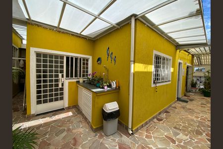 Área Externa de casa à venda com 4 quartos, 240m² em Vila Gomes, São Paulo