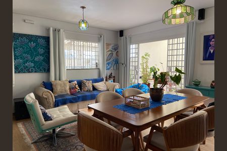 Sala de casa à venda com 4 quartos, 240m² em Vila Gomes, São Paulo