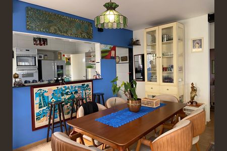 Sala de casa à venda com 4 quartos, 240m² em Vila Gomes, São Paulo