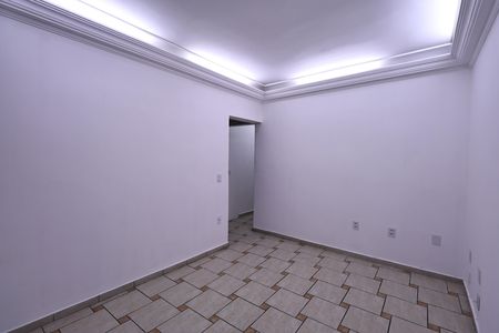 Casa à venda com 300m², 3 quartos e 3 vagas Casa à venda com 300m², 3 quartos e 3 vagasSala