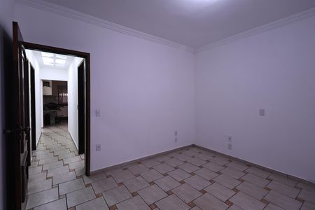 Casa à venda com 300m², 3 quartos e 3 vagas Casa à venda com 300m², 3 quartos e 3 vagasSuite