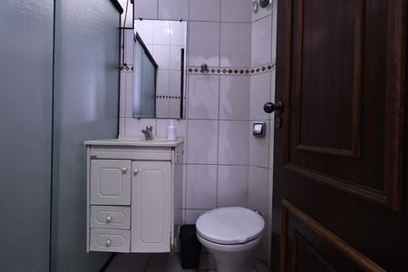 Casa à venda com 300m², 3 quartos e 3 vagas Casa à venda com 300m², 3 quartos e 3 vagasBanheiro