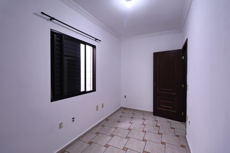 Casa à venda com 300m², 3 quartos e 3 vagas Casa à venda com 300m², 3 quartos e 3 vagasQuarto 2