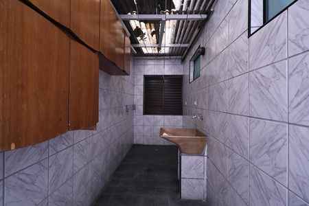 Casa à venda com 300m², 3 quartos e 3 vagas Casa à venda com 300m², 3 quartos e 3 vagasLavanderia