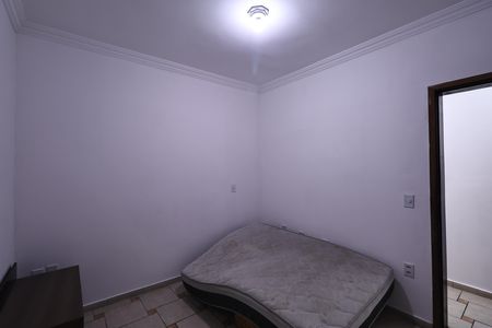 Casa à venda com 300m², 3 quartos e 3 vagas Casa à venda com 300m², 3 quartos e 3 vagasQuarto 1