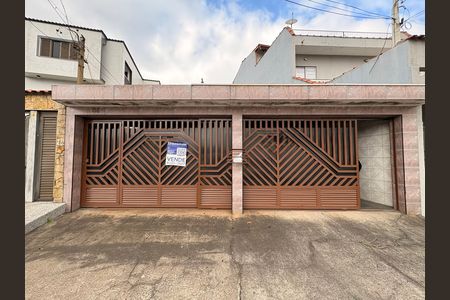 Casa à venda com 300m², 3 quartos e 3 vagas Casa à venda com 300m², 3 quartos e 3 vagasFachada + placa grande WYNY-102