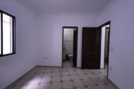 Casa à venda com 300m², 3 quartos e 3 vagas Casa à venda com 300m², 3 quartos e 3 vagasSuite