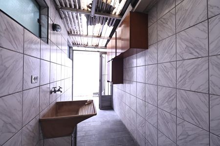 Casa à venda com 300m², 3 quartos e 3 vagas Casa à venda com 300m², 3 quartos e 3 vagasLavanderia
