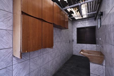 Casa à venda com 300m², 3 quartos e 3 vagas Casa à venda com 300m², 3 quartos e 3 vagasLavanderia