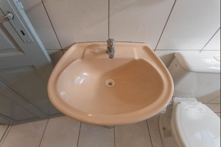 Casa à venda com 158m², 3 quartos e 3 vagasCasa 2- Banheiro