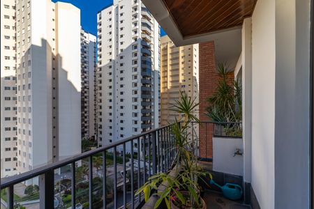 Apartamento à venda com 140m², 3 quartos e 3 vagas Apartamento à venda com 140m², 3 quartos e 3 vagasVaranda da Sala