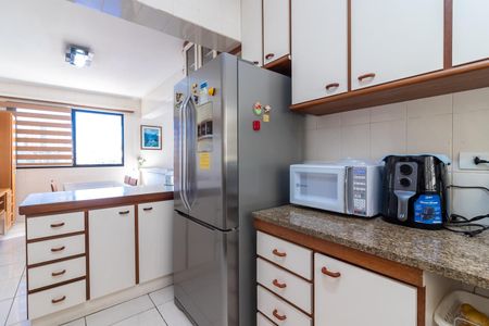 Apartamento à venda com 140m², 3 quartos e 3 vagas Apartamento à venda com 140m², 3 quartos e 3 vagasCozinha