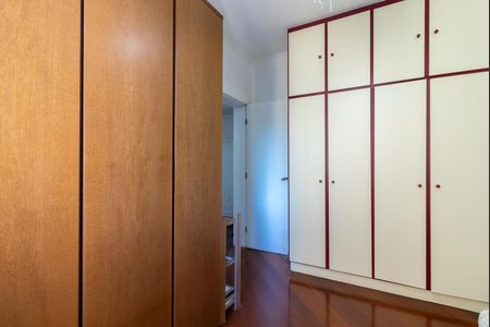 Apartamento à venda com 140m², 3 quartos e 3 vagas Apartamento à venda com 140m², 3 quartos e 3 vagasQuarto 2