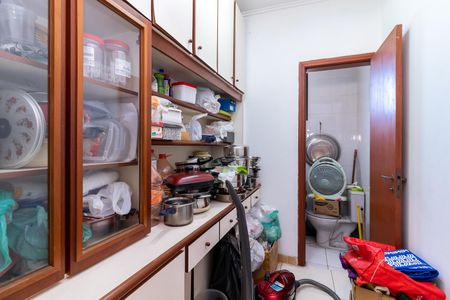 Apartamento à venda com 140m², 3 quartos e 3 vagas Apartamento à venda com 140m², 3 quartos e 3 vagasQuarto e Banheiro de Serviço