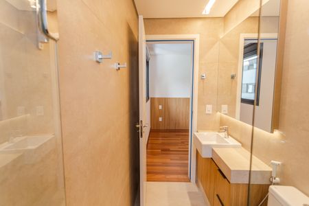 Apartamento para alugar com 72m², 2 quartos e 2 vagas Apartamento para alugar com 72m², 2 quartos e 2 vagasBanheiro da Suíte 1