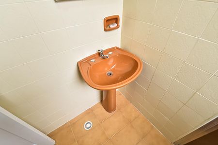 Casa à venda com 80m², 2 quartos e sem vaga Casa à venda com 80m², 2 quartos e sem vagaBanheiro