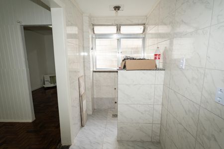 Cozinha de apartamento à venda com 1 quarto, 33m² em Vila Ipiranga, Porto Alegre