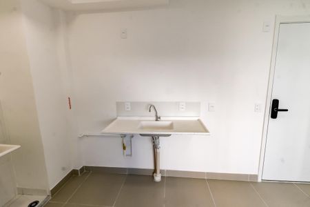 Apartamento para alugar com 33m², 2 quartos e sem vaga Apartamento para alugar com 33m², 2 quartos e sem vagaCozinha e Área de Serviço