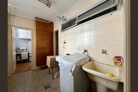 Apartamento para alugar com 200m², 3 quartos e 1 vagaÁrea de Serviço