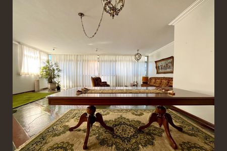 Apartamento para alugar com 200m², 3 quartos e 1 vagaSala