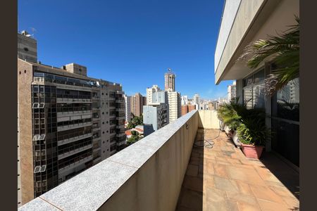 Apartamento para alugar com 200m², 3 quartos e 1 vagaSacada