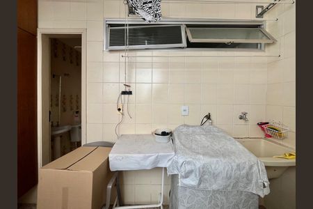 Apartamento para alugar com 200m², 3 quartos e 1 vagaÁrea de Serviço