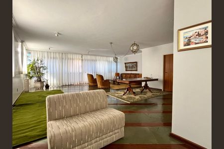 Apartamento para alugar com 200m², 3 quartos e 1 vagaSala