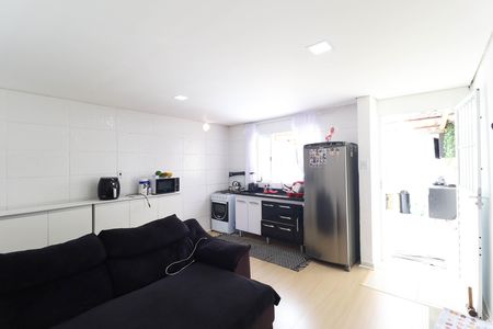 Casa para alugar com 85m², 2 quartos e 1 vaga