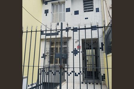 Casa à venda com 170m², 3 quartos e 1 vaga Casa à venda com 170m², 3 quartos e 1 vagaFachada