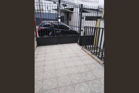 Casa à venda com 170m², 3 quartos e 1 vaga Casa à venda com 170m², 3 quartos e 1 vagaVaranda