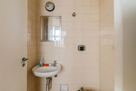 Apartamento à venda com 96m², 3 quartos e 2 vagas Apartamento à venda com 96m², 3 quartos e 2 vagasBanheiro de serviço