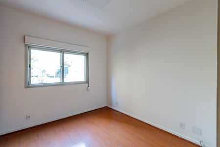 Apartamento à venda com 96m², 3 quartos e 2 vagas Apartamento à venda com 96m², 3 quartos e 2 vagasQuarto 02