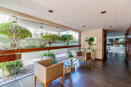 Apartamento à venda com 96m², 3 quartos e 2 vagas Apartamento à venda com 96m², 3 quartos e 2 vagasÁrea comum - Hall